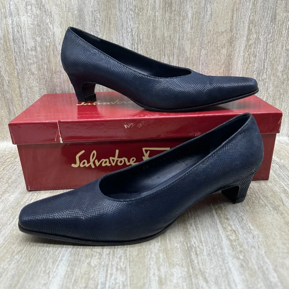 Women' Salvadore Ferragamo Navy Blue Kitten Heeled Shoes 6.5B Made In Italy